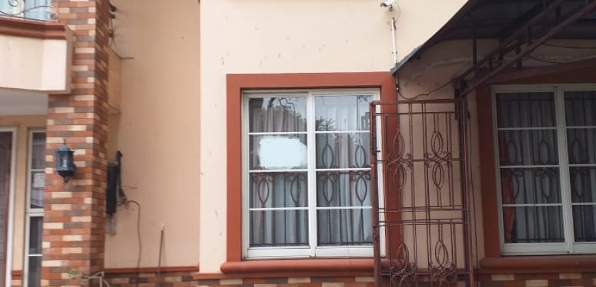 Rumah Taman Berverly Golf Dijual