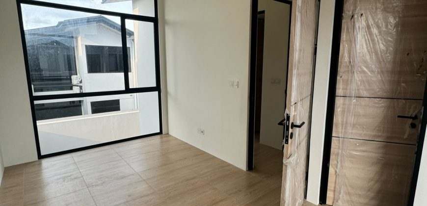 S M Property Rumah Cendana Icon Estate Lippo Karawaci Tangerang