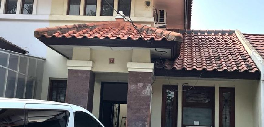 S M Property Rumah Taman Parahyangan Lippo Karawaci