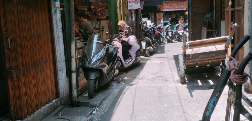 S M Ruko Pasar Pagi Tambora Jakarta Barat
