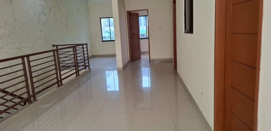S M Property Rumah Taman Permata Milenium Lippo Karawaci Tangerang