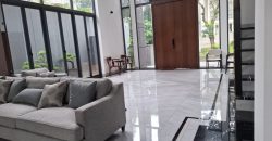 S M Property Rumah Taman Beverly Golf Lippo Karawaci Tangerang